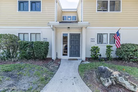 7913 Los Robles Ct, Jacksonville, FL 32256