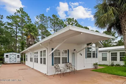 1074 Front St #1A, Welaka, FL 32193