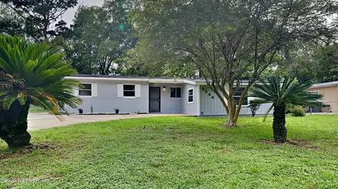 2244 Looking Glass Ln, Jacksonville, FL 32210