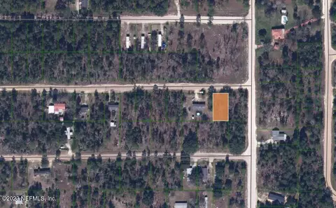 15 Amsterdam Street, Interlachen, FL 32148