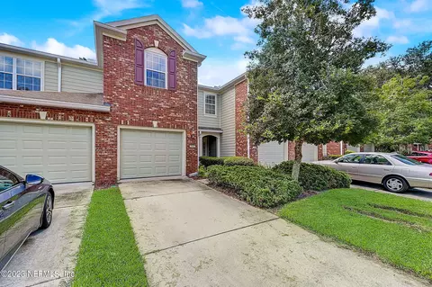 7007 Roundleaf Dr, Jacksonville, FL 32258