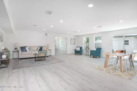 425 Penman Rd, Neptune Beach, FL 32266