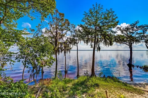 3 Hammock Ln, Green Cove Springs, FL 32043