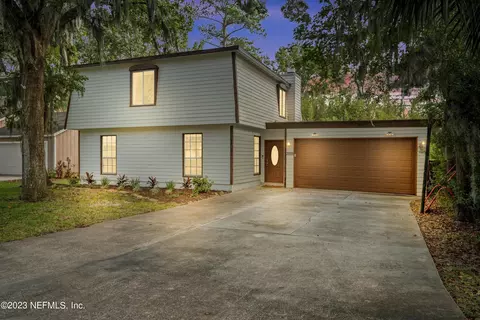 2009 Sandpiper Pt, Neptune Beach, FL 32266