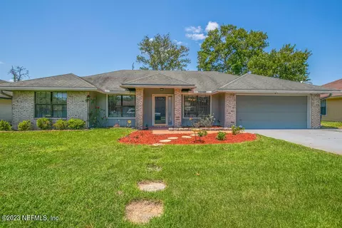 8482 Charlesgate Cir W, Jacksonville, FL 32244
