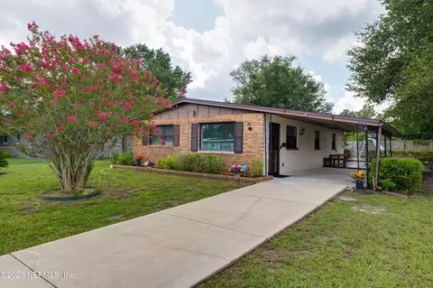 10814 N Indies Dr, Jacksonville, FL 32246