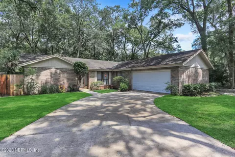 329 Tarrasa Dr, Jacksonville, FL 32225