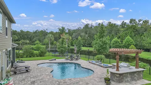 354 Calumet Dr, Saint Johns, FL 32259