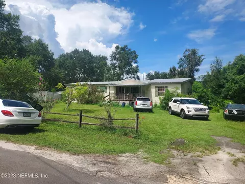7245 Land Dr, Wesley Chapel, FL 33545