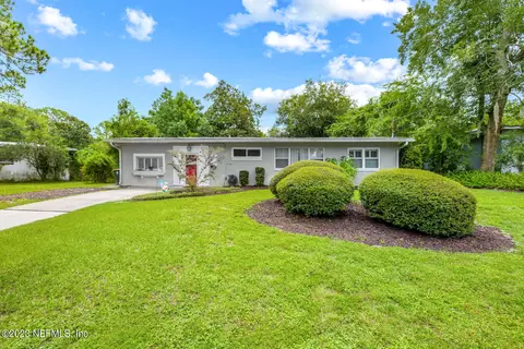 6920 Holiday Rd N, Jacksonville, FL 32216
