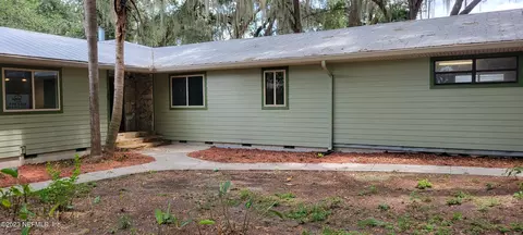 188 Little Orange Lake Dr, Hawthorne, FL 32640
