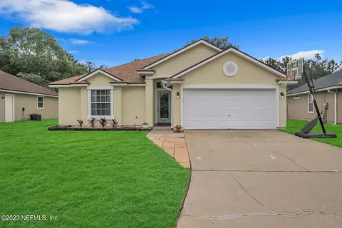 2493 Creekfront Dr, Green Cove Springs, FL 32043