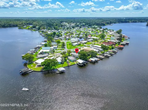 206 Sportsman Dr, Welaka, FL 32193