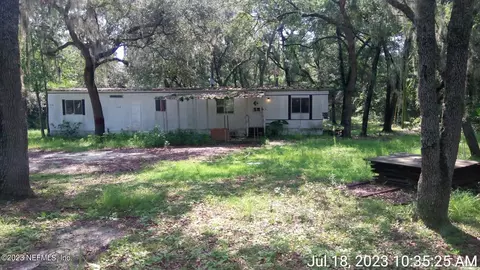 134 Woodland Ln, Hawthorne, FL 32640