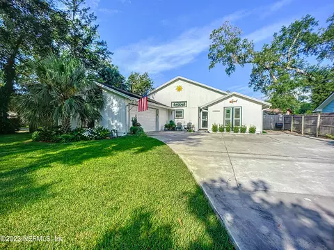2020 Penman Rd, Neptune Beach, FL 32266