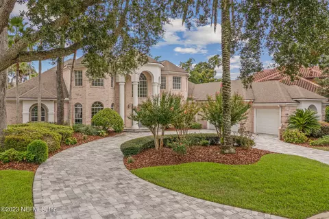 1336 Charter Ct E, Jacksonville, FL 32225