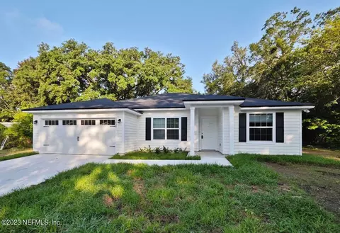 13638 Hollings St, Jacksonville, FL 32218