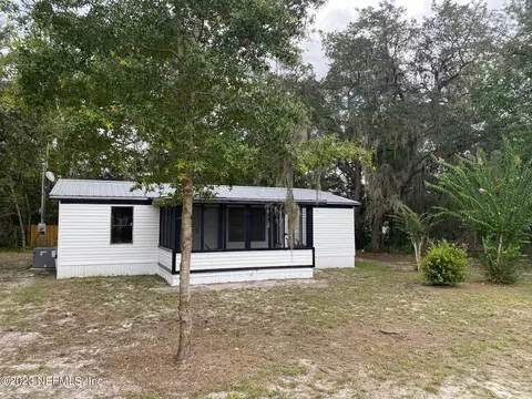 306 Kitty Ave, Interlachen, FL 32148