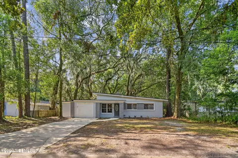 5466 Keystone Dr S, Jacksonville, FL 32207