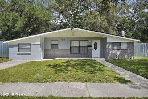 3213 Cathedral Ln, Jacksonville, FL 32277