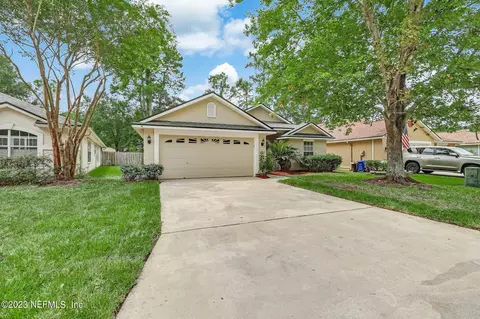 525 Redberry Ln, Saint Johns, FL 32259