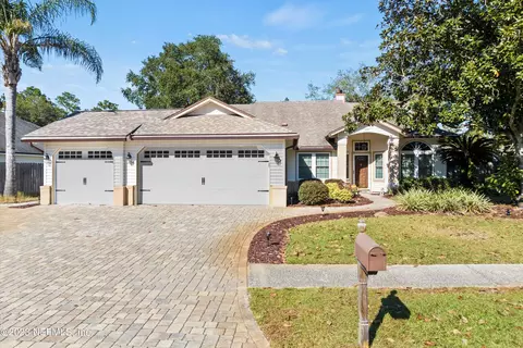 9165 Camshire Dr, Jacksonville, FL 32244