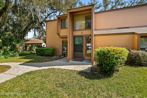 6 Oakmont Ct, Palm Coast, FL 32137