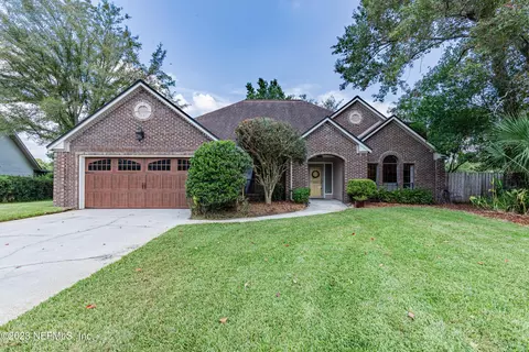 2424 Stonebridge Dr, Orange Park, FL 32065