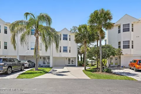 3376 Lighthouse Pointe E Ln, Jacksonville East, FL 32250