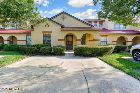 630 Briar Way Ln, Saint Johns, FL 32259