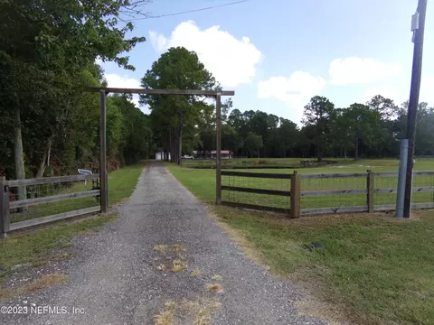 10911 Cisco Gardens Rd N, Jacksonville, FL 32219