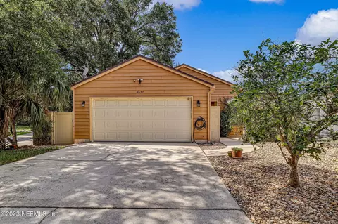 5577 Mariners Cove Dr, Jacksonville, FL 32210