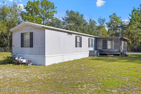 156 Adrian Ave, Interlachen, FL 32148