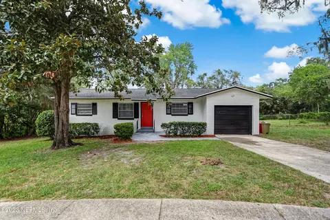 127 Saturn Ln E, Orange Park, FL 32073