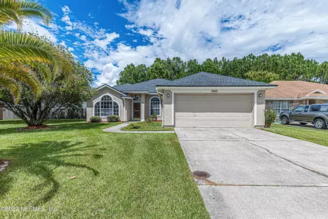 5621 Shady Pine St S, Jacksonville, FL 32244