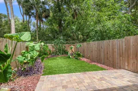 1243 Bayshore Dr N, Jacksonville, FL 32233