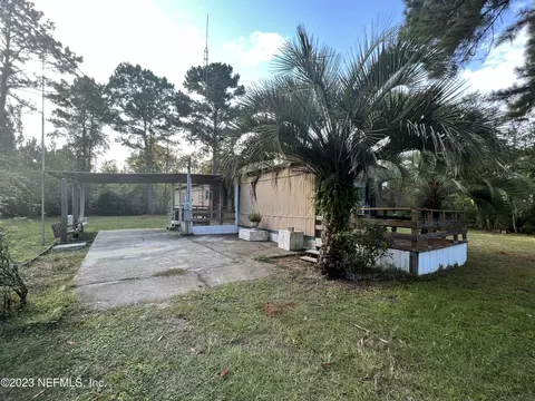 211 Longhorn Trl, Interlachen, FL 32148