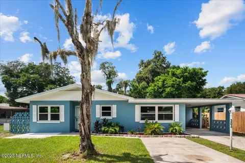 304 Westover Cir, Palatka, FL 32177