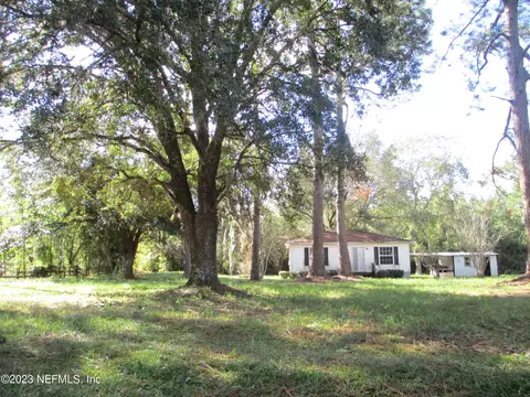 852 Thornton Rd, Glen Saint Mary, FL 32040