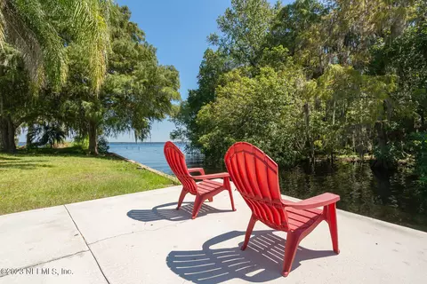 109 Canal St, Crescent City, FL 32112