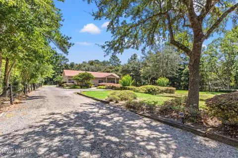 613 Pinebrook Dr E, Jacksonville, FL 32220