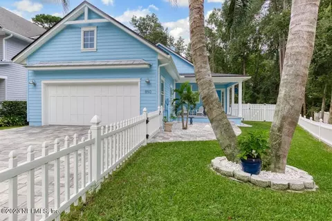 850 Paradise Ln, Atlantic Beach, FL 32233