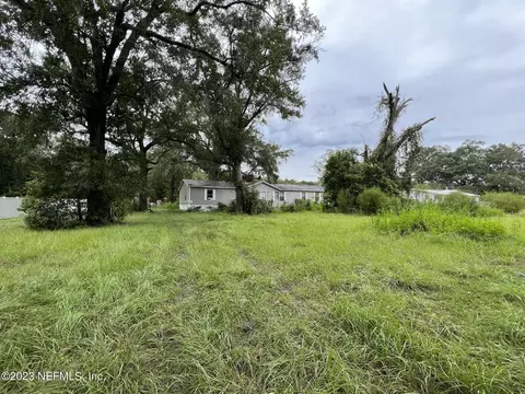 5995 Thomas Ln, Hampton, FL 32044