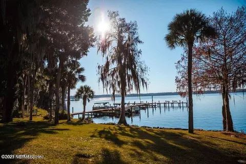 222 Hiawatha Ct, East Palatka, FL 32131