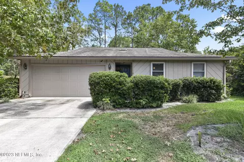 10859 Horse Track Dr E, Jacksonville, FL 32257