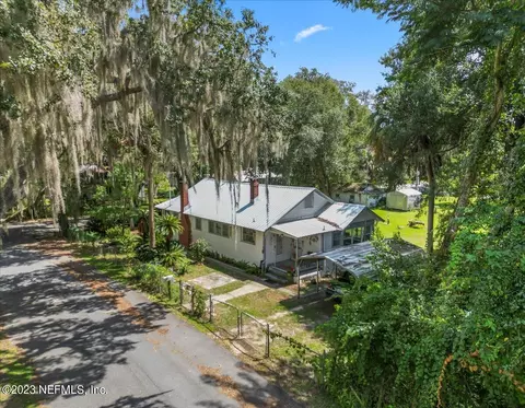 305 Tropic Ave, Interlachen, FL 32148