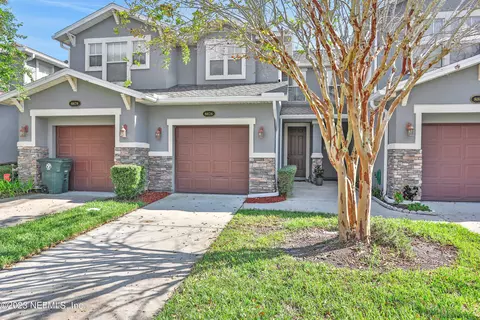 8876 Grassy Bluff Dr, Jacksonville, FL 32216