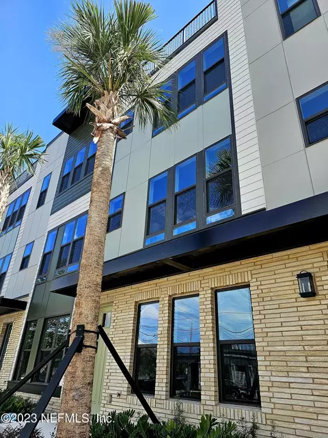 1632 Piazza Pl, Jacksonville, FL 32207