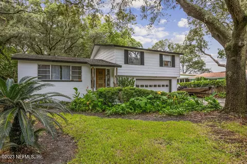 814 Hagler Dr, Neptune Beach, FL 32266