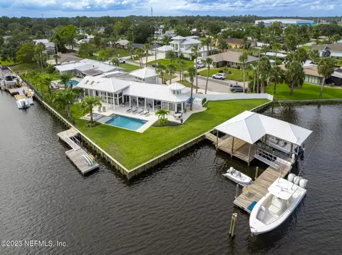 14634 Lagoon Dr, Jacksonville East, FL 32250